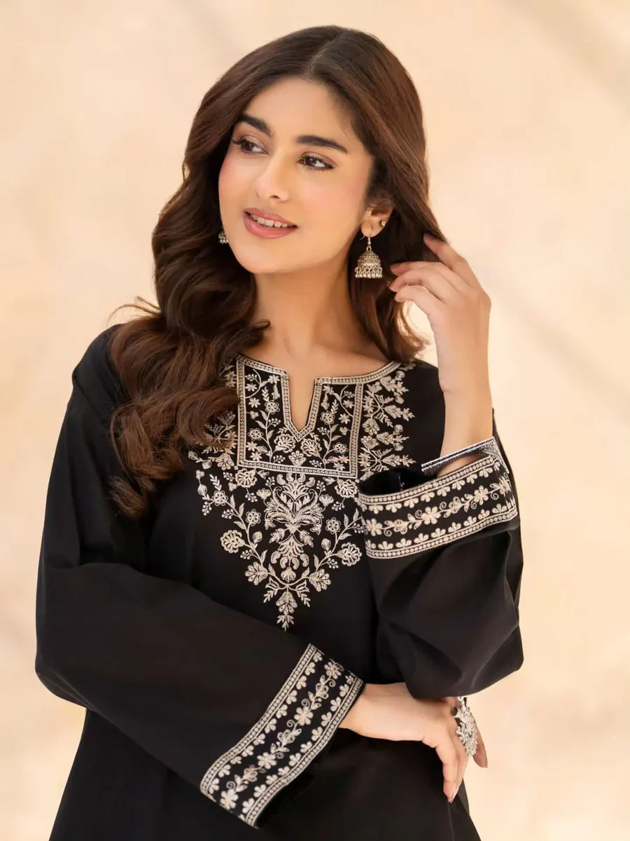 Siyahi Embroidered 2PC